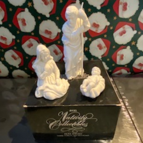 Vintage Avon Nativity Collectibles Porcelain Set (1981–1989) — Original Boxes - Picture 8 of 16